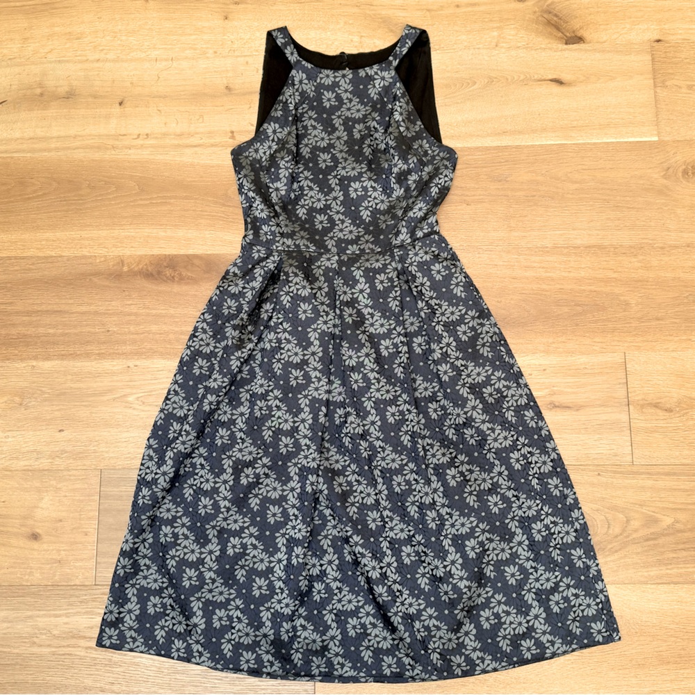 Shades of blue embroideries flowers - gorgeous dress